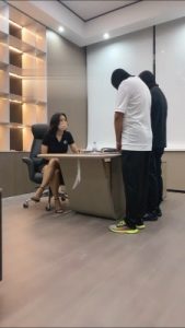 【朱砂痣】女老板责罚业绩垫底的两个员工 bf13957_绳艺库视频下载