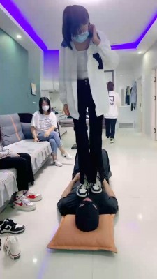 【精神小妹】推荐-学生素人群调贱货 bf17794_绳艺库视频下载