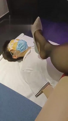 【糖糖】学姐黑丝美腿踩奶狗 bf13810_绳艺库视频下载