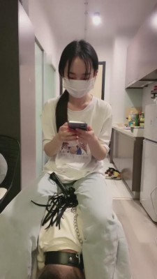 【子衿大大】口吞主人袜子/圣水/骑马/舔脚/强制耳光 bf8708_绳艺库视频下载