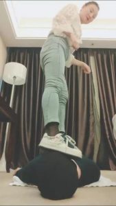 套路直播视频【茶千杯】运动鞋全体重踩踏 bf23655_绳艺库视频下载