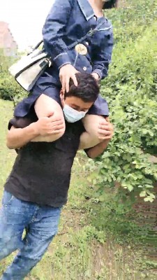 【郑州女神】户外公园骑马遛狗 bf28058_绳艺库视频下载