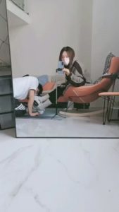 【瑄瑄】晨跑后原味鞋袜辱狗/骑马/踩踏 bf23363_绳艺库视频下载