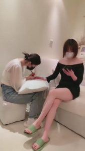 【茹雪】美甲店当着素人技师的面玩狗 bf3962_绳艺库视频下载