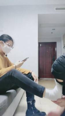 【小刚几】贱狗喜欢运动后的臭脚丫 bf2339_绳艺库视频下载