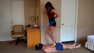 细高跟残忍秀舞_绳艺库视频下载