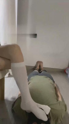 【小月神】萝莉主白丝踩脚垫 bf17246_绳艺库视频下载