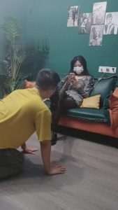 【重庆户外男神】女仆店小桃暴打男神 bf8761_绳艺库视频下载