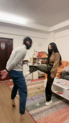 套路直播视频【奈奈生】小白鞋棉袜/艺术提档/转胯 bf24513_绳艺库视频下载