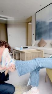 【子衿S】艺校女神诱惑师兄做狗 bf21939_绳艺库视频下载