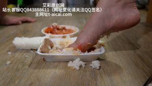 女神超细金属高跟全体重踩踏贱狗，踩出紫色鞋跟印，脚喂食 YC-230509-5_绳艺库视频下载
