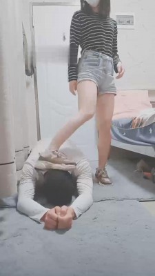 【灵竹】运动鞋棉袜踩踏碾压 bf11121_绳艺库视频下载