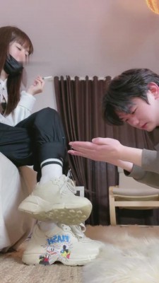 【风吟女神】强迫吃烟灰/舔超脏鞋底 bf8666_绳艺库视频下载