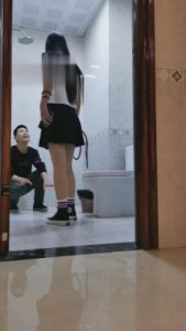 【猫神大人S】猥琐男夜闯女厕所被抓来tj bf4348_绳艺库视频下载