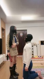 【奈奈生】惩罚偷闻袜子的家奴 bf22008_绳艺库视频下载