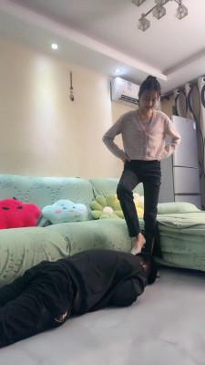 套路直播视频【素人星探】素人S骑马/丝袜塞嘴套头 bf24339_绳艺库视频下载