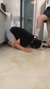 【云云酱】全体重踩踏/鞋底喝酸奶 bf618_绳艺库视频下载