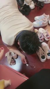 套路直播视频【桃幼幼】裸足臭脚踩地毯 bf24516_绳艺库视频下载