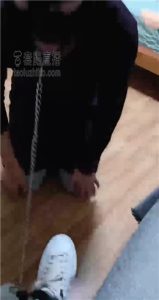 【罗宾】日常伺候把狗放在脚边_绳艺库视频下载