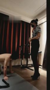 【希蓝郡主】剧情制服诱惑-空姐下班回家调家奴 G-210828-30_绳艺库视频下载