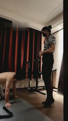 【希蓝郡主】剧情制服诱惑-空姐下班回家调家奴 G-210828-30_绳艺库视频下载