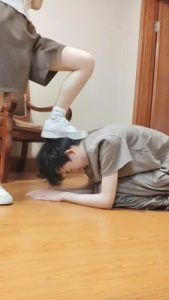 【米噢】萝莉主小白鞋碾压狗/裸足喂食酸奶深喉 bf28497_绳艺库视频下载