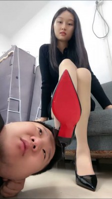 【艾莉】剧情-老师与学生-原味肉丝脚狂舔 bf27030_绳艺库视频下载