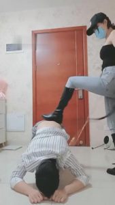 【新人玉姬】重度踩踏皮鞭场 bf5930_绳艺库视频下载