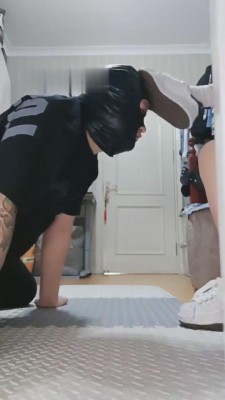 【肆琪】居家调狗-圣水/舔脚/耳光 bf90161_绳艺库视频下载