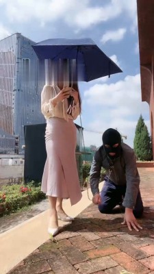 【一嬛】超美御姐户外遛狗 bf18873_绳艺库视频下载