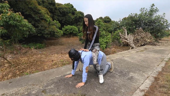 『奴隶岛』—灵灵户外人形犬训练_绳艺库视频下载