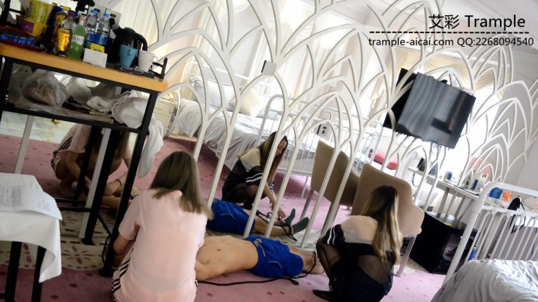 『奴隶岛』—双人踩扁瘦奴_绳艺库视频下载