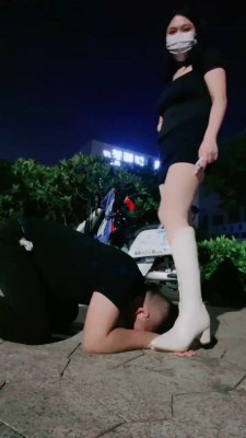 【雪琪琪】深夜户外遛狗 bf19907_绳艺库视频下载