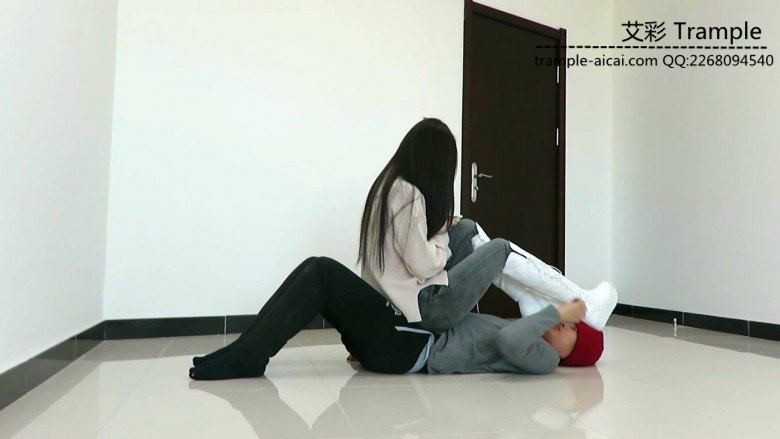 漂亮老师天依女主坐踩重剁羞辱调教贱狗！_绳艺库视频下载