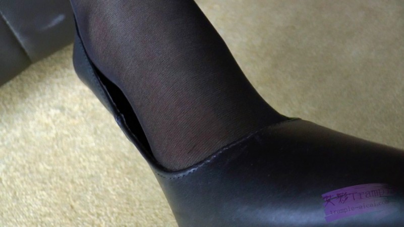 黑冰-腹黑经理脚侮辱落寞艺妓_绳艺库视频下载