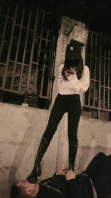 【樱桃大大】网红模特户外遛狗-骑马骑脖子/舔脏鞋/吃口水 bf28297_绳艺库视频下载