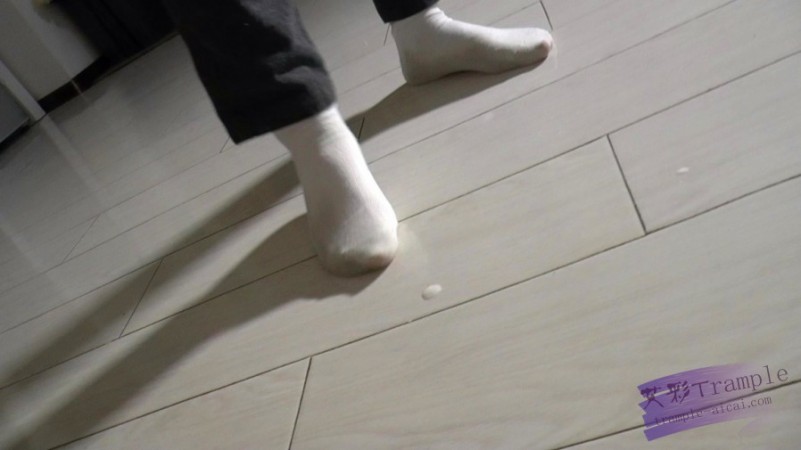 小月 脚喂食侮辱虐打_绳艺库视频下载