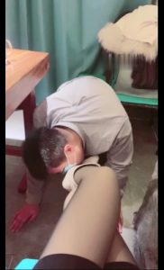 【虞姬s】饭店服务员闯进看到狗畜生犯贱 bf5867_绳艺库视频下载