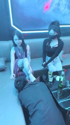 【桃幼幼】双S-KTV-强制喂圣水/踩踏喂食/骑马爬行 bf28132_绳艺库视频下载