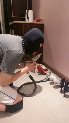 【星期六】偷舔姐姐的鞋子被发现 bf20598_绳艺库视频下载