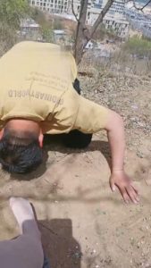 【琪琪】户外舔肉丝臭脚【双视角】 bf11433_绳艺库视频下载