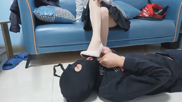 【江门雯雯女王陛下】高跟肉丝羞辱脚下狗 bf9188_绳艺库视频下载