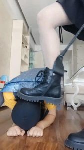 【驭马师朱砂痣】骑马舔脚 bf14638_绳艺库视频下载