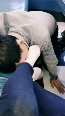 套路直播视频【鹿梦兮】KTV姐妹花玩废狗【双视角版】 bf25846_绳艺库视频下载