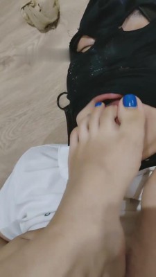 【辣妹】舔脏鞋底专场【续集】 JS220628_绳艺库视频下载