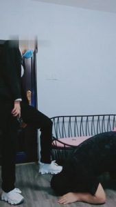 【晨沐】白领脏小白鞋踩踏喂食 bf8615_绳艺库视频下载