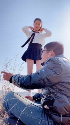 套路直播视频【孤傲女帝】户外被踢踹艺术的狗【双视角版】 bf26620_绳艺库视频下载