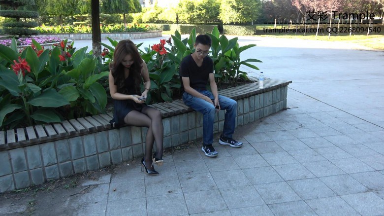 猥琐学生清理小姐姐脏鞋底_绳艺库视频下载