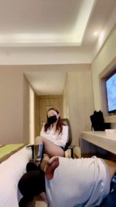 套路直播视频【语阳】长靴骑马/坐脸窒息/踩踏鞭打【完整版】 bf26201_绳艺库视频下载