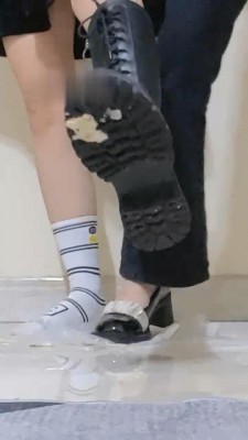 【我偏不/阿漾】双主踩食物【双视角版】_绳艺库视频下载